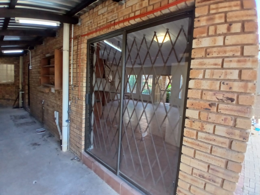 4 Bedroom Property for Sale in Bodorp North West